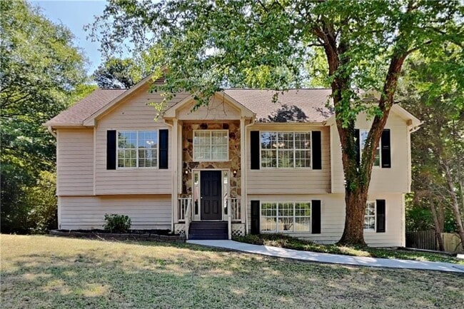 property at 3945 Piper Glen Dr NE