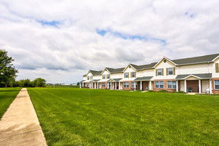 Laurel Terrace in Clyde, OH - Foto de edificio - Building Photo