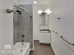 958 28th St, Unit 1416 in Oakland, CA - Foto de edificio - Building Photo