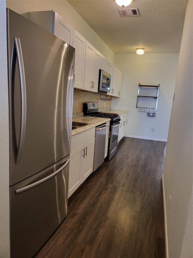 1226 W Gray St in Houston, TX - Building Photo - Building Photo