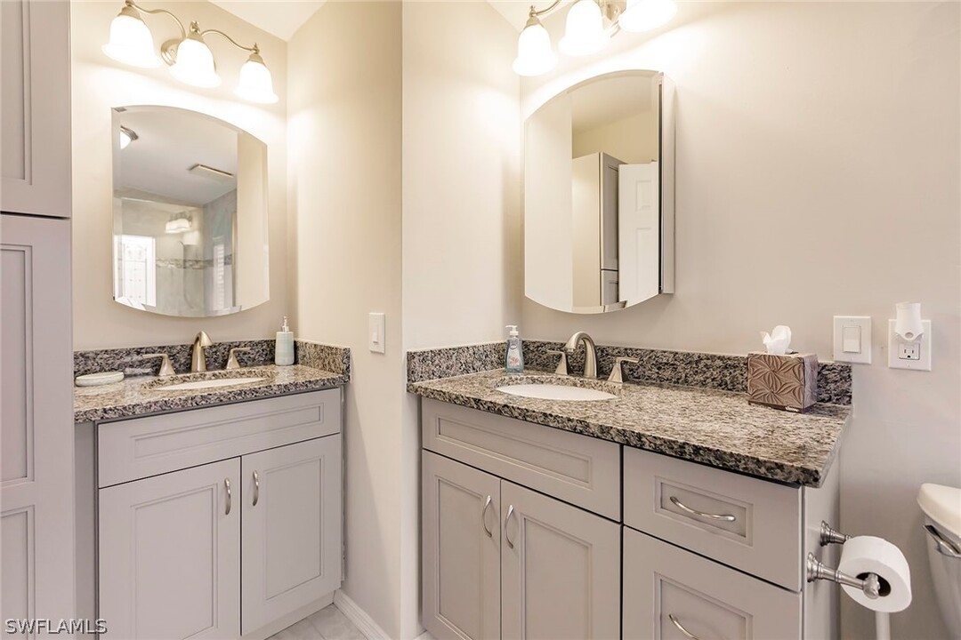 1726 Cape Hatteras Dr in Naples, FL - Building Photo