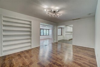 1124 Merrymen Grn in Norman, OK - Building Photo - Building Photo