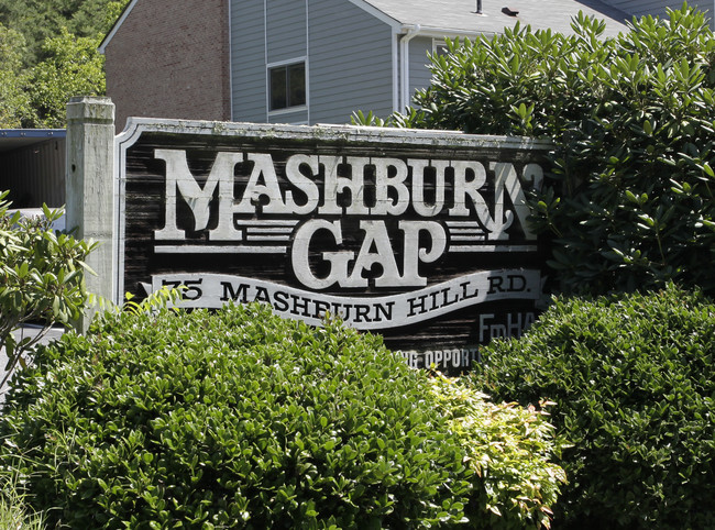 Mashburn Gap Apartments in Marshall, NC - Building Photo - Building Photo