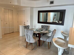 17150 N Bay Rd in Sunny Isles Beach, FL - Foto de edificio - Building Photo