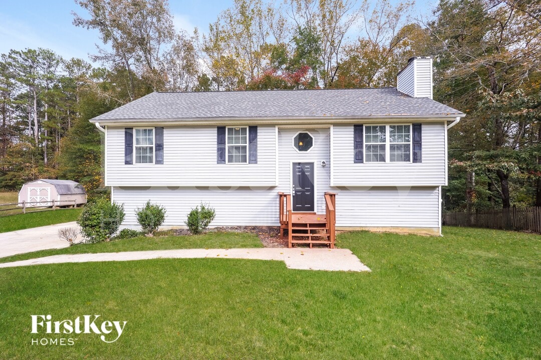 73 Pine Shadows Ct in Dallas, GA - Building Photo