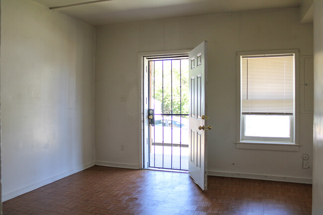 708 Mount Airy St in Petersburg, VA - Foto de edificio - Building Photo