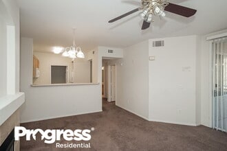 7131 S Durango Dr in Las Vegas, NV - Building Photo - Building Photo