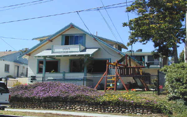 1355-1359 Poli St in Ventura, CA - Building Photo - Building Photo