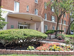 Forest Hill Park Apartments in Cleveland, OH - Building Photo - Building Photo