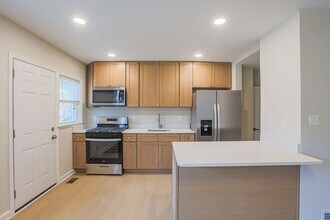 1554 Pentwood Rd in Baltimore, MD - Building Photo - Building Photo