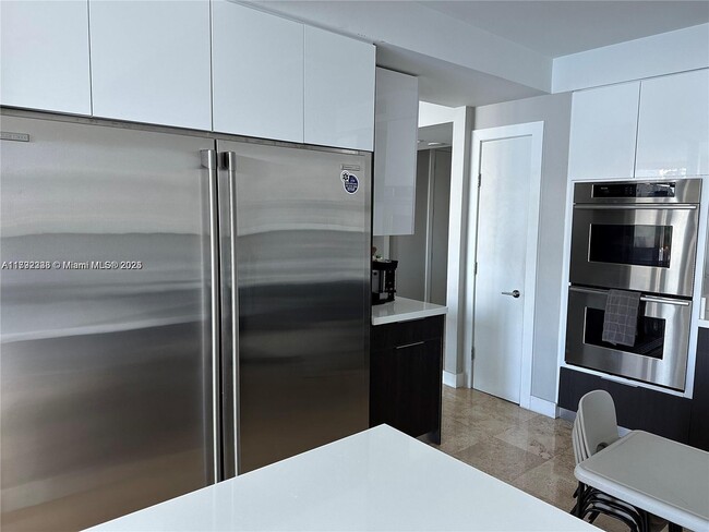 3201 NE 183rd St, Unit 507 in Aventura, FL - Building Photo - Building Photo