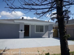 3306 Avenue R 1/2 in Galveston, TX - Building Photo - Building Photo