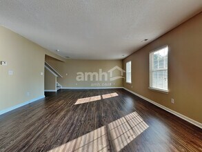 5846 Long Lake Ln in Indianapolis, IN - Foto de edificio - Building Photo