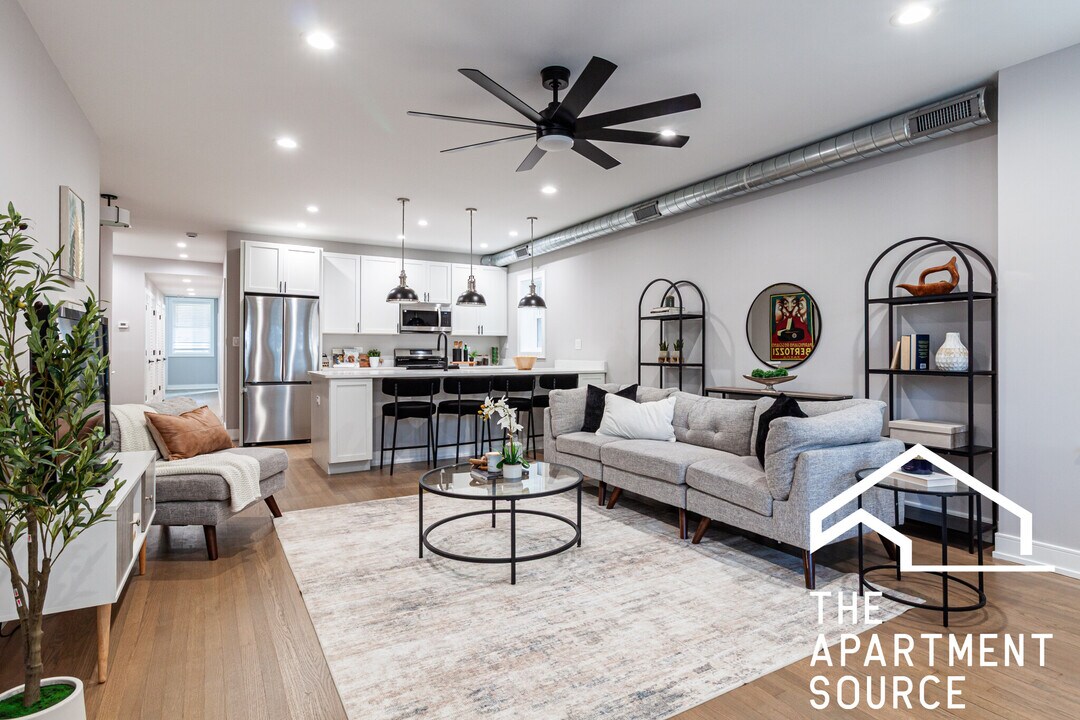 2641 W Carmen Ave, Unit 3 in Chicago, IL - Building Photo