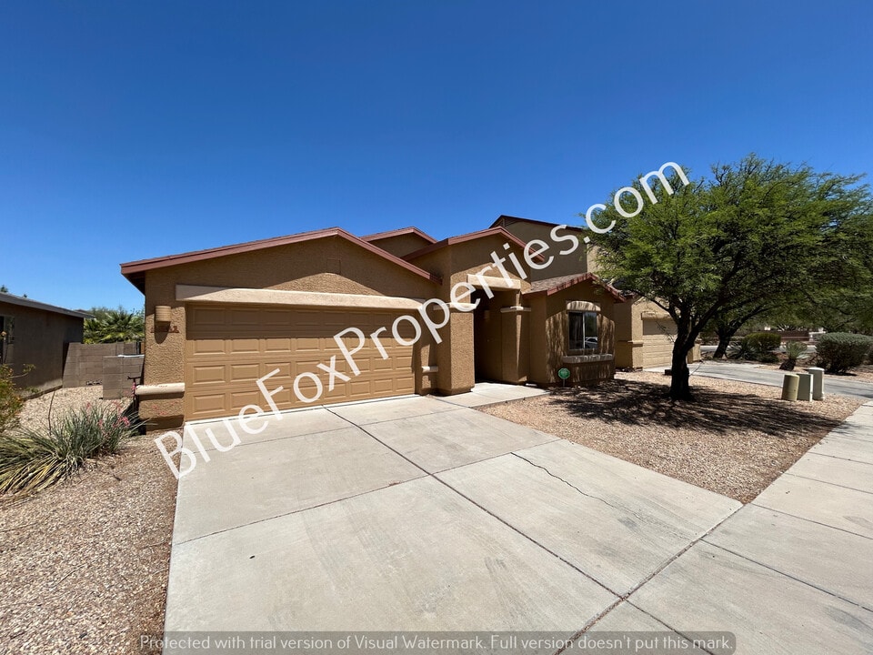 6861 S Camino De Azar in Tucson, AZ - Building Photo