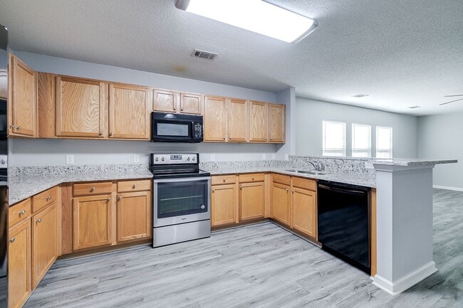 328 Winchester Dr in Pooler, GA - Building Photo - Building Photo