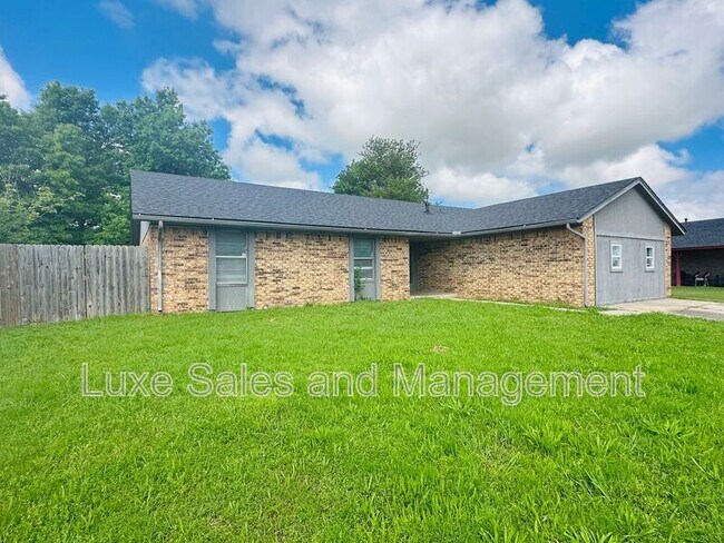 11701 N Lee Ave in Oklahoma City, OK - Building Photo - Building Photo