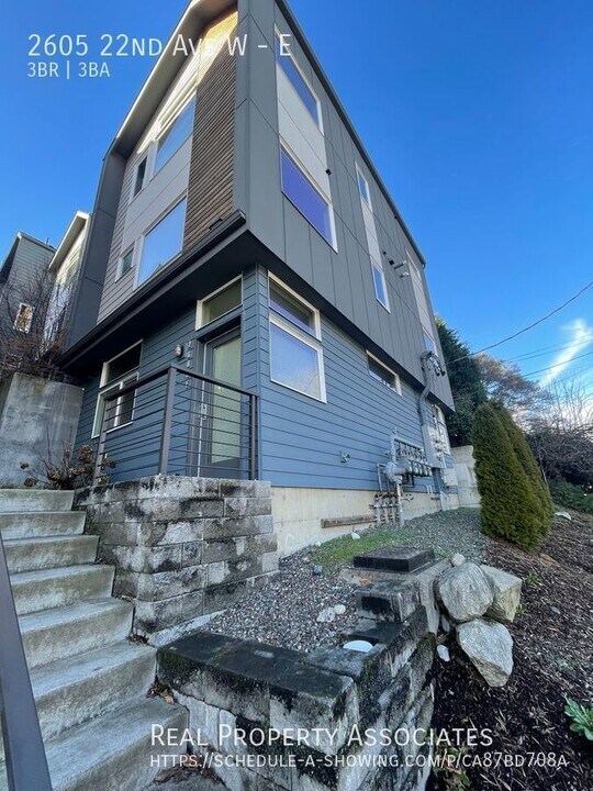 2605 22nd Ave W in Seattle, WA - Building Photo