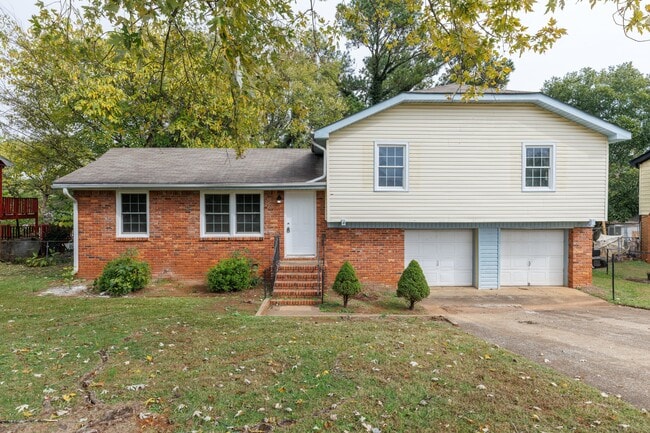 property at 4032 Summerhill Dr NW