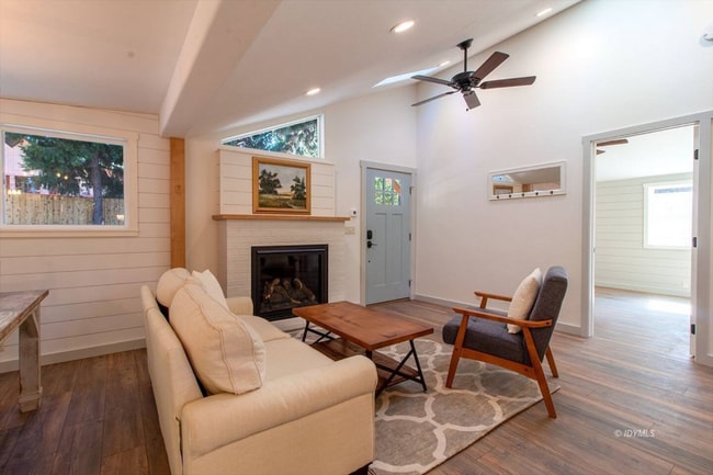 53400 Double View Dr in Idyllwild, CA - Building Photo - Building Photo