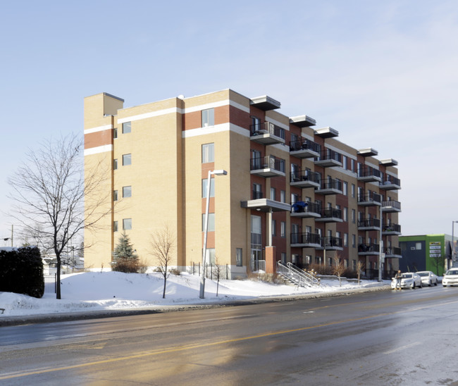 270 des Laurentides in Laval, QC - Building Photo - Primary Photo