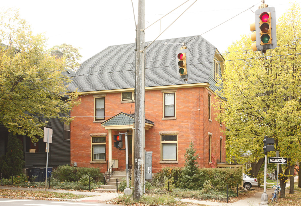 217 N Division St in Ann Arbor, MI - Foto de edificio