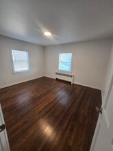 9 Lyons Pl, Unit 2 in New Rochelle, NY - Building Photo - Building Photo