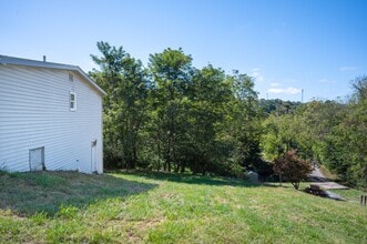 7278 Manns Dr in Fairlawn, VA - Building Photo - Building Photo