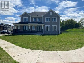 2 Cahill Dr in Brantford, ON - Building Photo - Building Photo