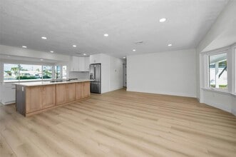 790 116th Ave in Treasure Island, FL - Building Photo - Building Photo