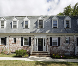 Village Green in Orange, NJ - Building Photo - Building Photo