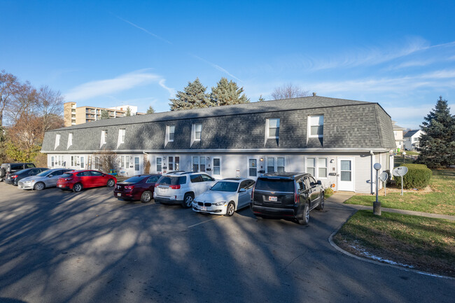 56-66 Lindbergh St in Barberton, OH - Foto de edificio - Building Photo