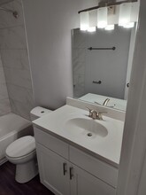 Country Lake Estates in Indianapolis, IN - Foto de edificio - Building Photo