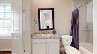 10920 Wrenwood Manor in Houston, TX - Building Photo