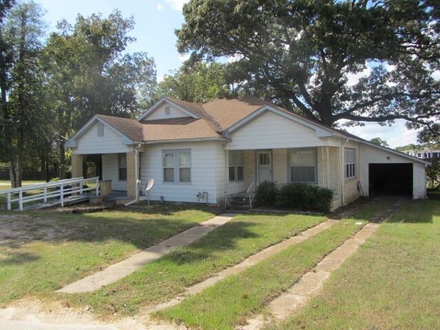 3002 Montgomery Rd in Huntsville, TX - Building Photo - Building Photo