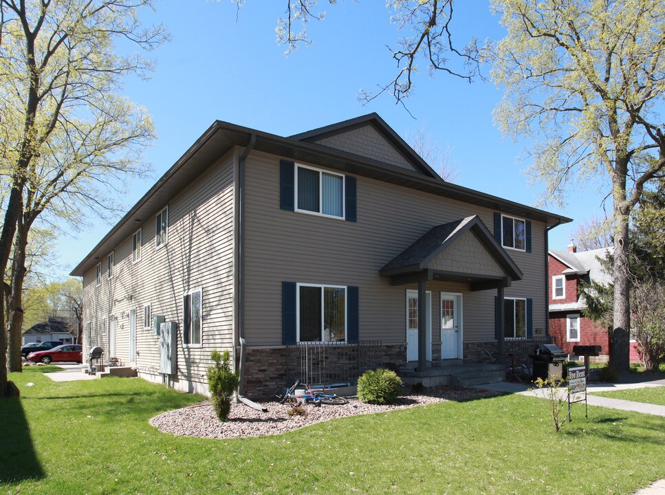 224 9th Ave in Eau Claire, WI - Building Photo