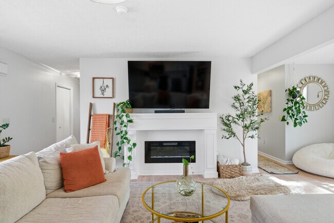 1005 Redbud Rd in Blacksburg, VA - Building Photo - Building Photo