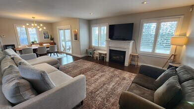 6 Channen Crt in Barrie, ON - Building Photo - Building Photo