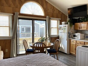 56821 North Carolina Hwy 12 in Hatteras, NC - Foto de edificio - Building Photo