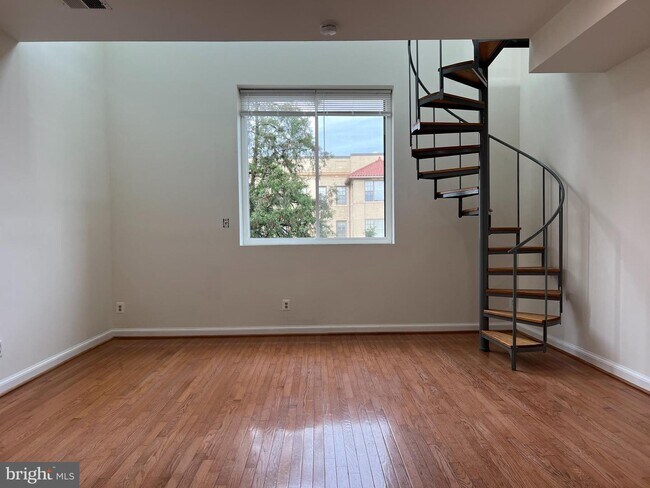 1362 Kenyon St NW-Unit -4 in Washington, DC - Building Photo - Building Photo