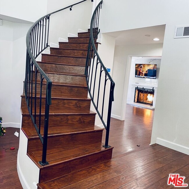 11158 Newcastle Ave in Los Angeles, CA - Building Photo - Building Photo