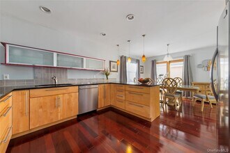 355 1st St in Mineola, NY - Building Photo - Building Photo