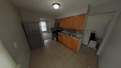 22819 Nagel St in Warren, MI - Building Photo - Building Photo