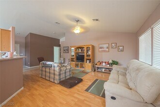 5917 Gentle Creek Ln in North Las Vegas, NV - Building Photo - Building Photo
