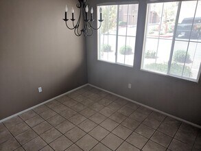 10230 Deerfield Beach Ave in Las Vegas, NV - Building Photo - Building Photo