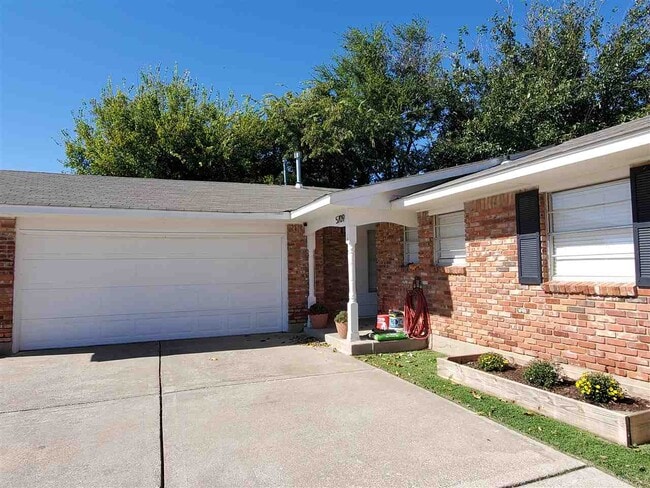 property at 5709 Briarwood Dr NW