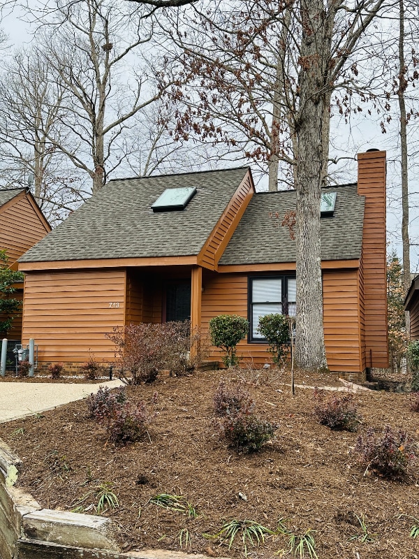 property at 714 Autumn Trce