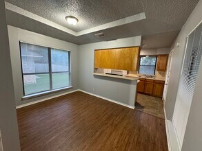 2115 N Elm St in Denton, TX - Building Photo - Building Photo