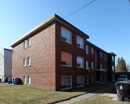 2430 Keele St in Toronto, ON - Building Photo