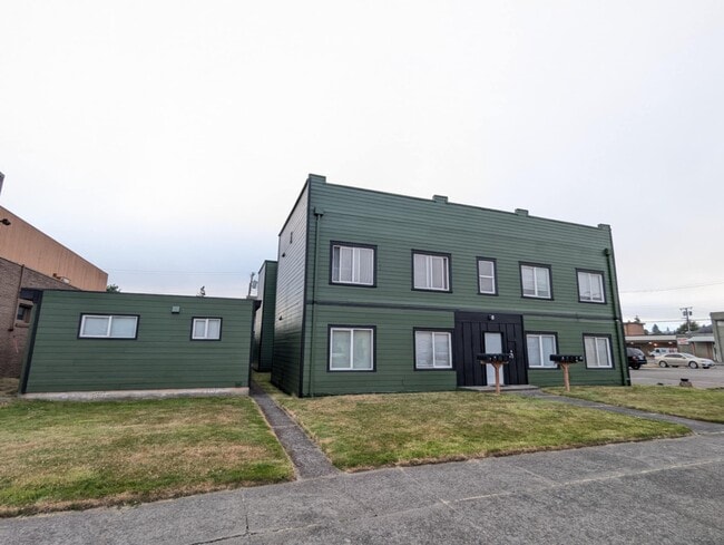 308 W Market St. in Aberdeen, WA - Building Photo - Building Photo